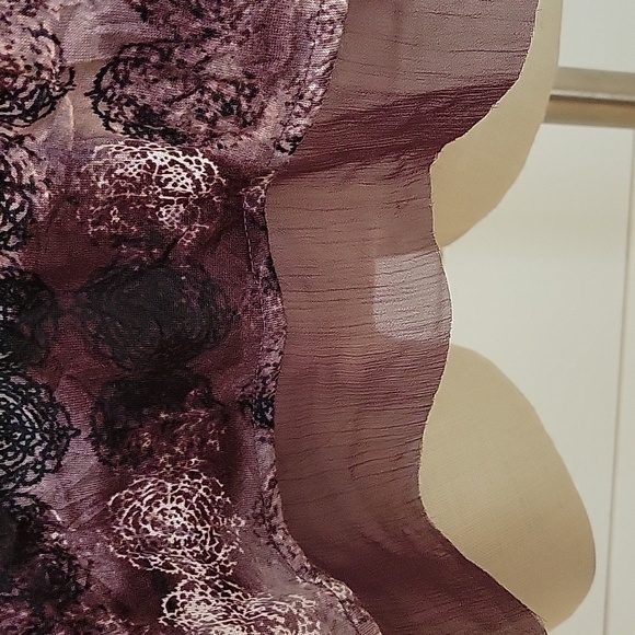 Simply Vera small purple top with sheer adornments - Picture 3 of 7